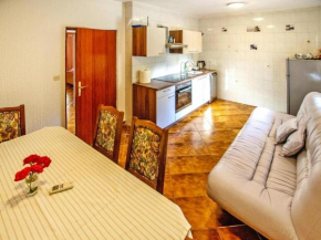Apartment in Seline with terrace, near the beach